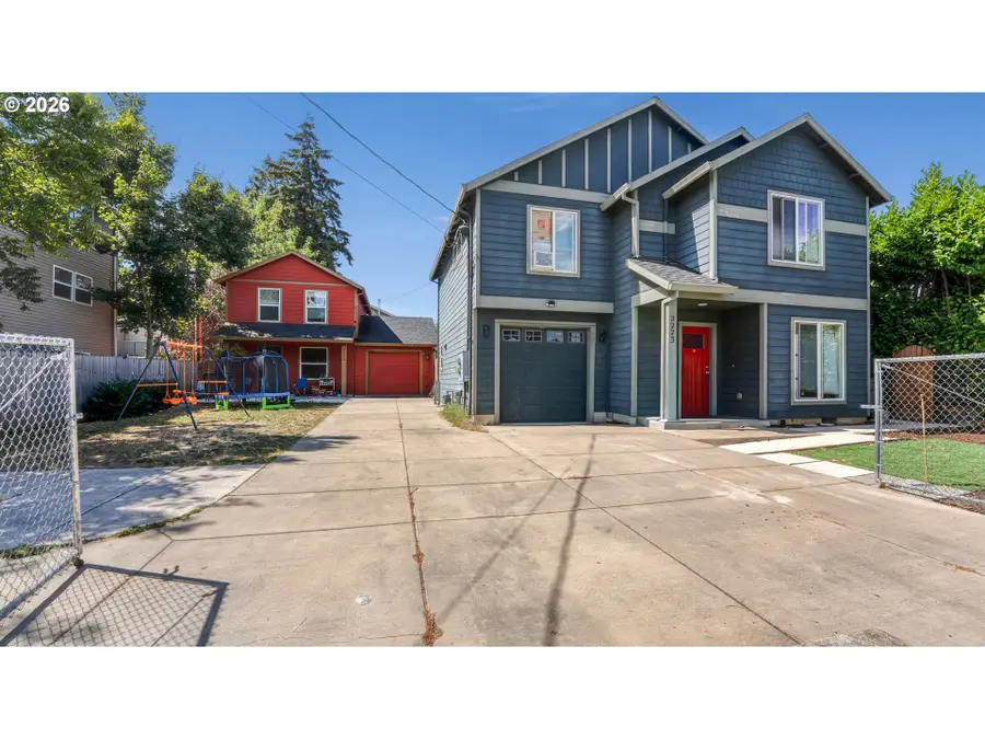 3223 SE 122nd Ave, Portland, OR 97236 - #2
