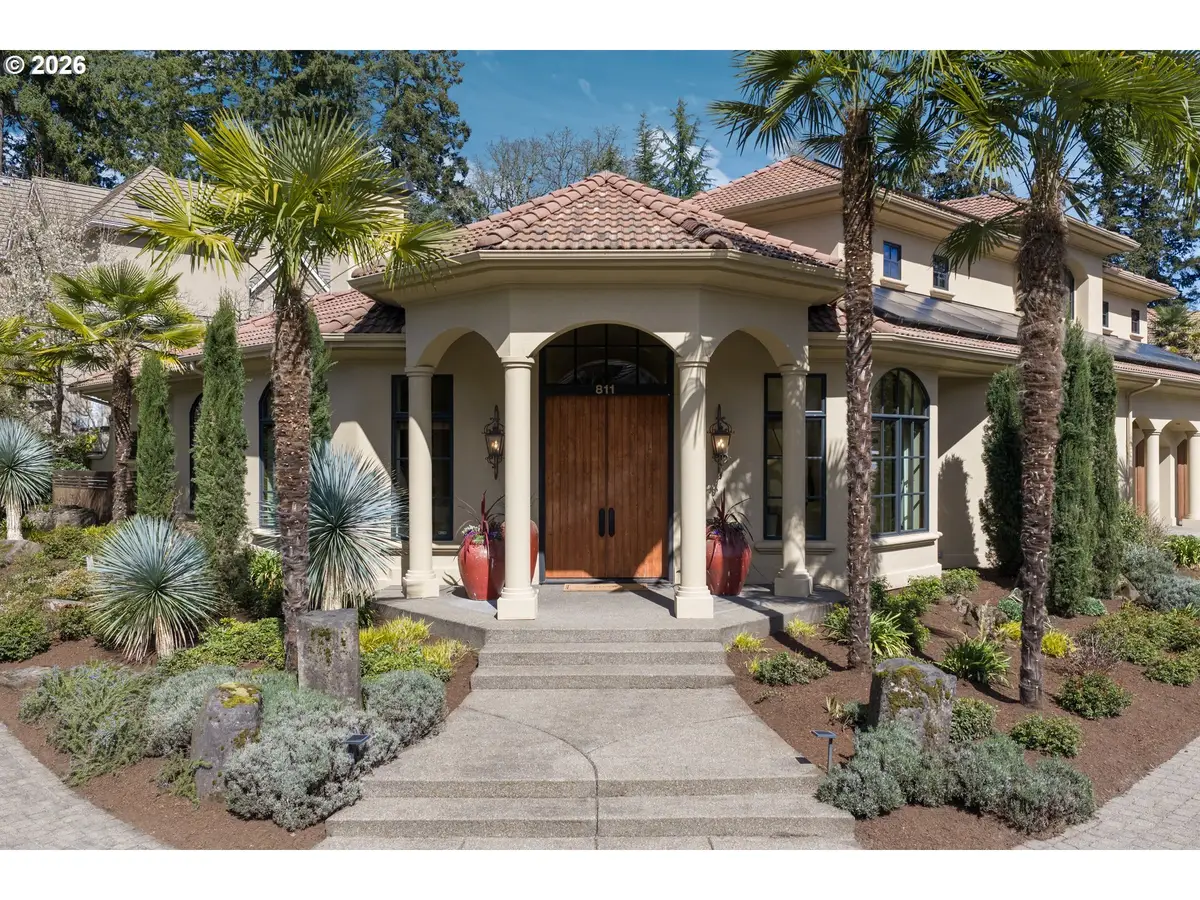 811 NE Brennan Ln, Hillsboro, OR 97124 - #1