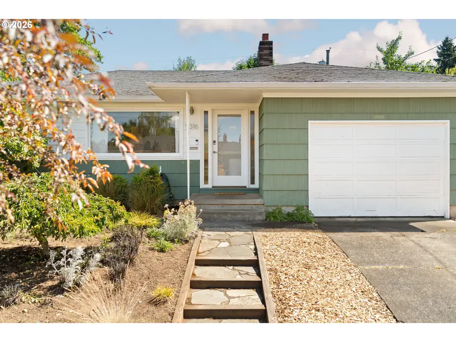 9316 SE Salmon Ct, Portland, OR 97216 - #2