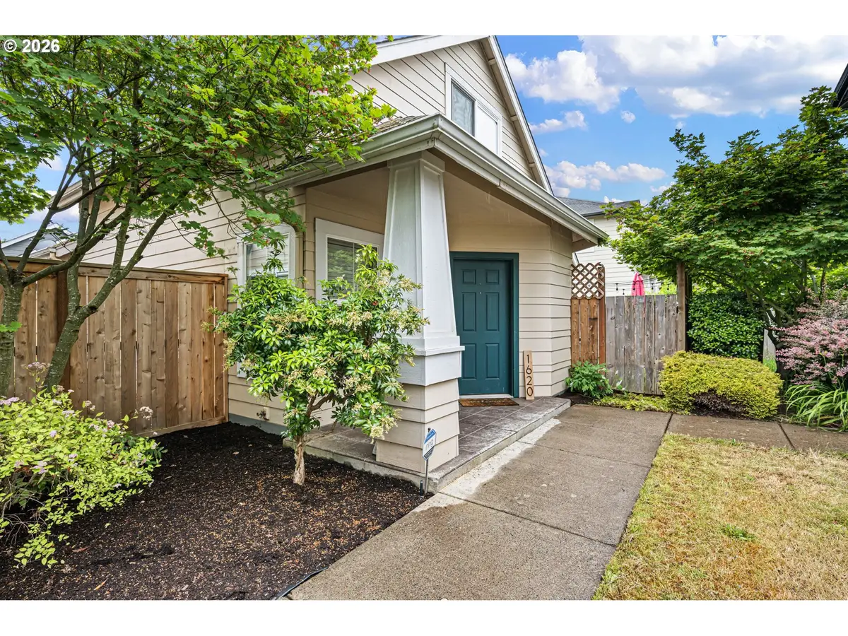 1620 Hamlet Ln, Eugene, OR 97402 - #1