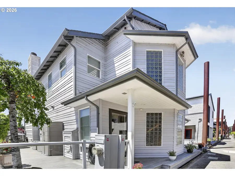 2630 N Hayden Island Dr #18, Portland, OR 97217 - #2