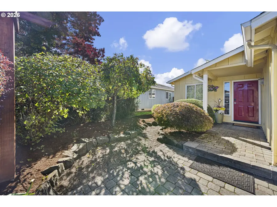 2092 Four Oak Grange Rd, Eugene, OR 97405 - #2