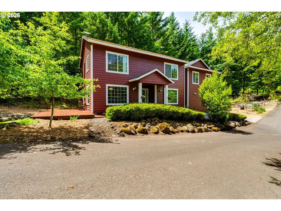 667 Kamapheema Pl, Eugene, OR 97405 - #2