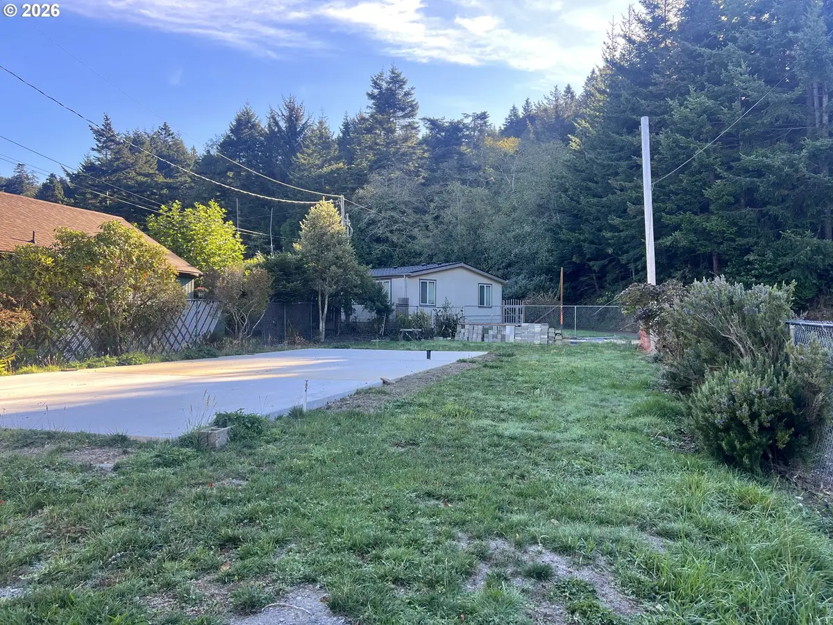 29515 Myrtle Ln, Gold Beach, OR 97444 - #1