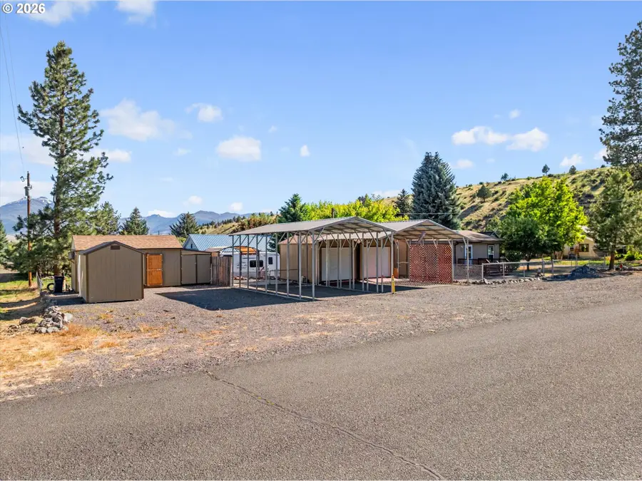 261 1st St, Prairie City, OR 97869 - #3
