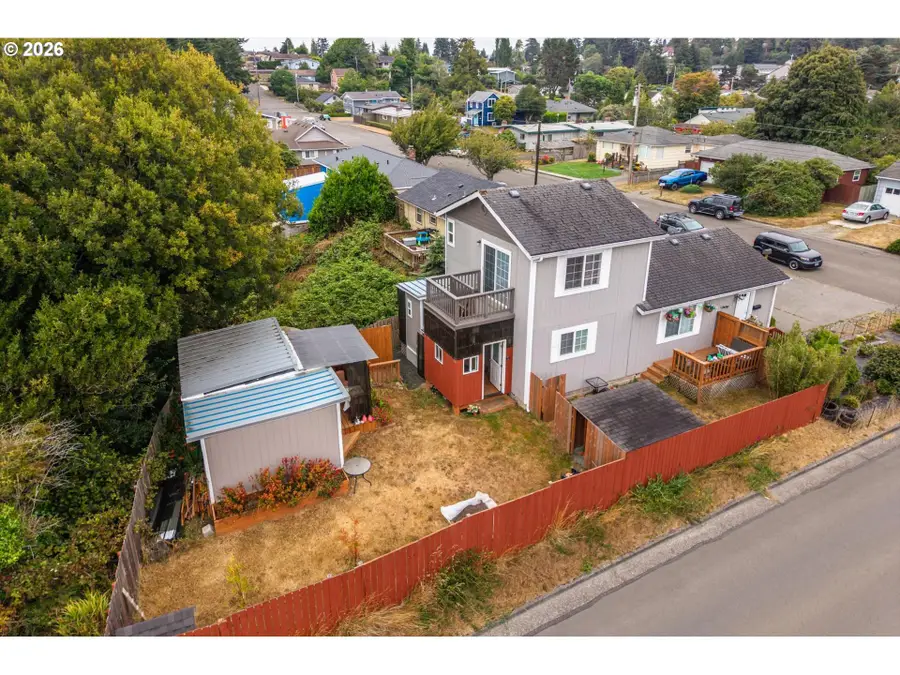 1080 State St, North Bend, OR 97459 - #2