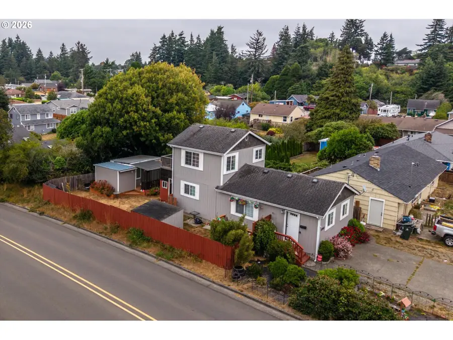 1080 State St, North Bend, OR 97459 - #3