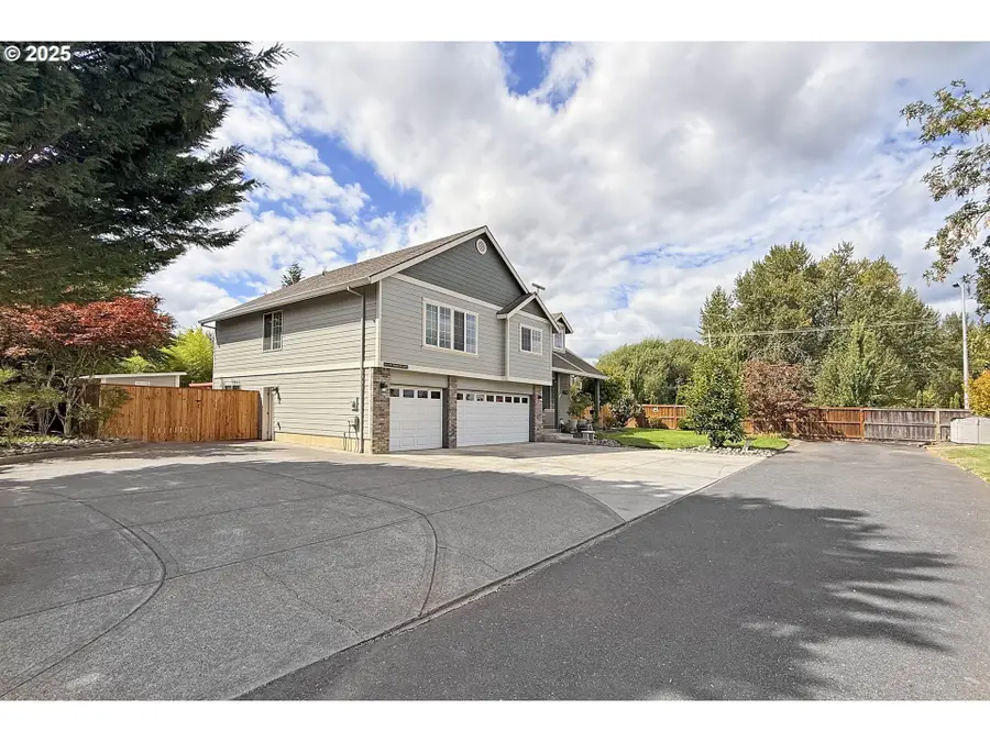 2036 NW Woodland Dr, McMinnville, OR 97128 - #2