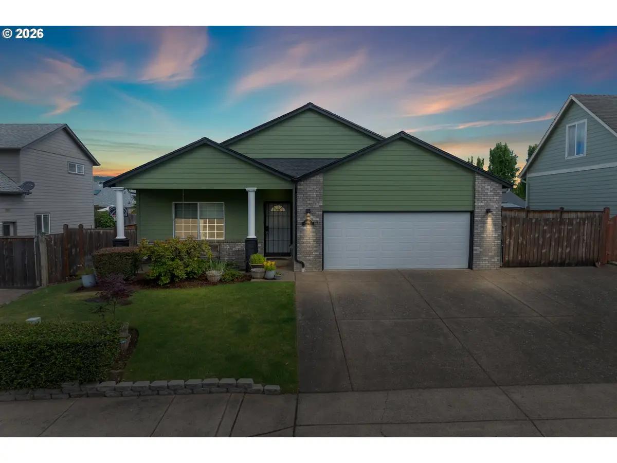 3392 Falcon Dr, Springfield, OR 97477 - #1