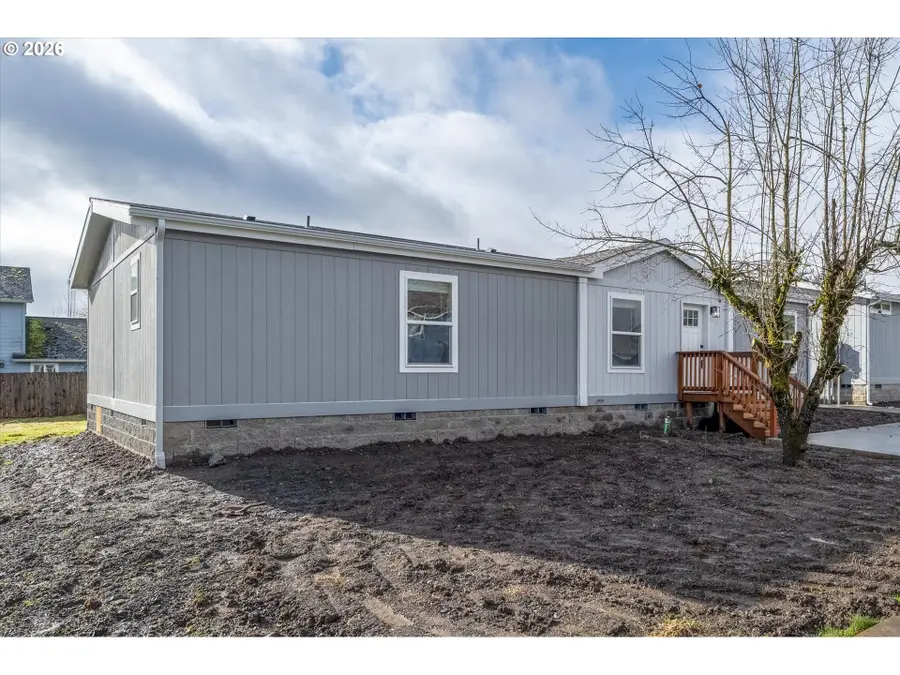 601 1/2 Helton St, Castle Rock, WA 98611 - #3