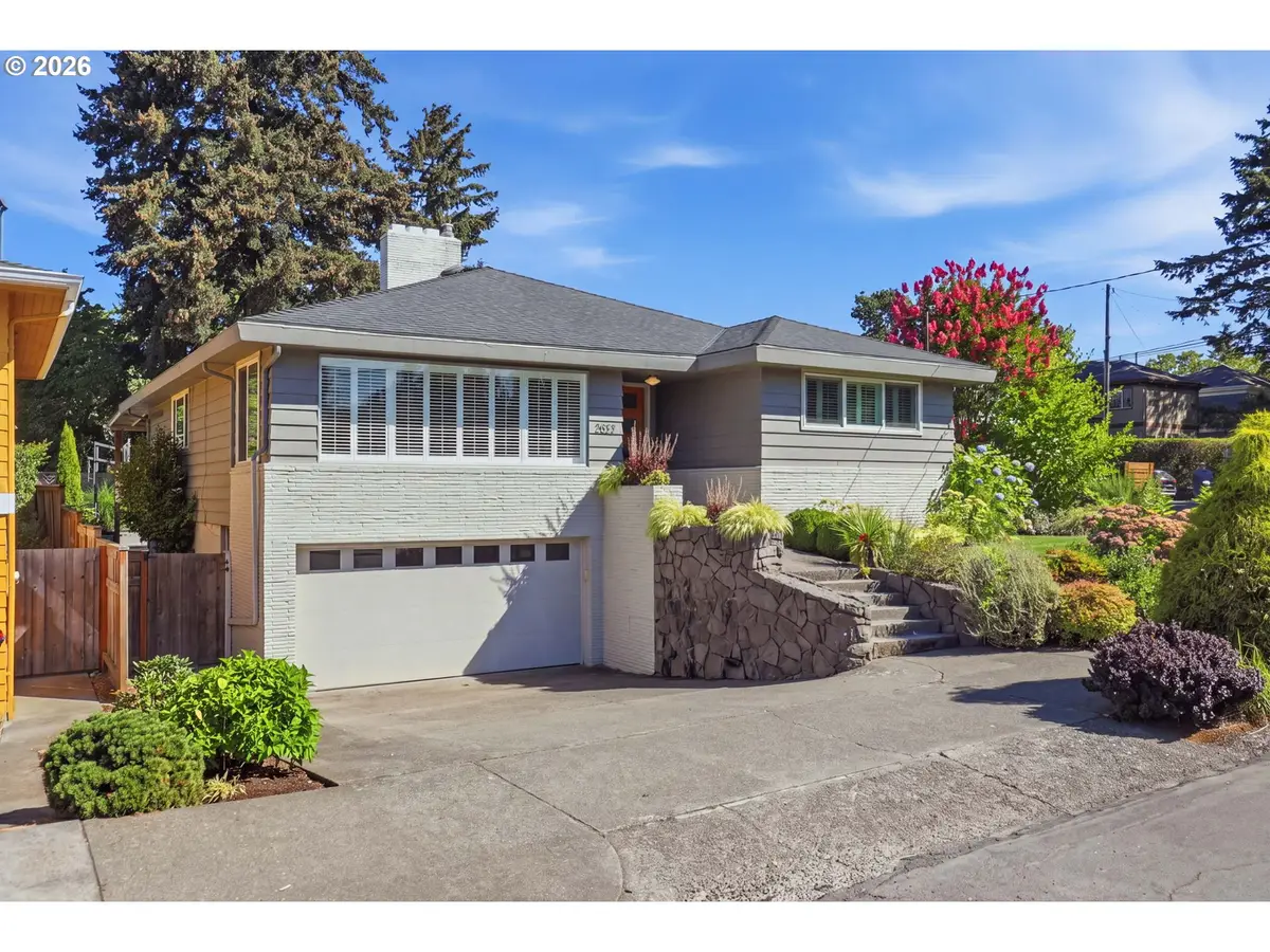 7637 NE Sacramento St, Portland, OR 97213 - #1
