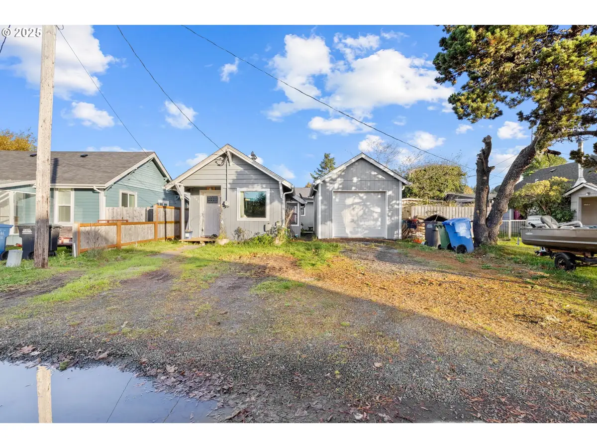 945 NE Commercial St, Waldport, OR 97394 - Image #1