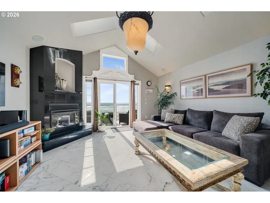 150 N Pacific St, Rockaway Beach, OR 97136 - #3