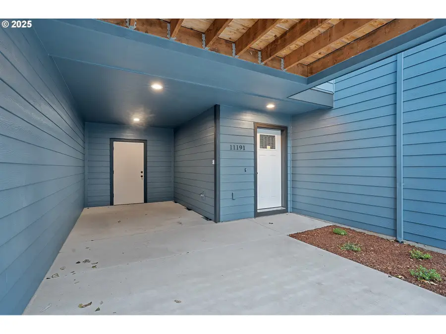 11191 SE Stark St, Portland, OR 97216 - Image #3