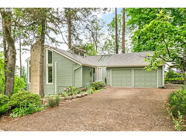 2877 Timberline Dr, Eugene, OR 97405