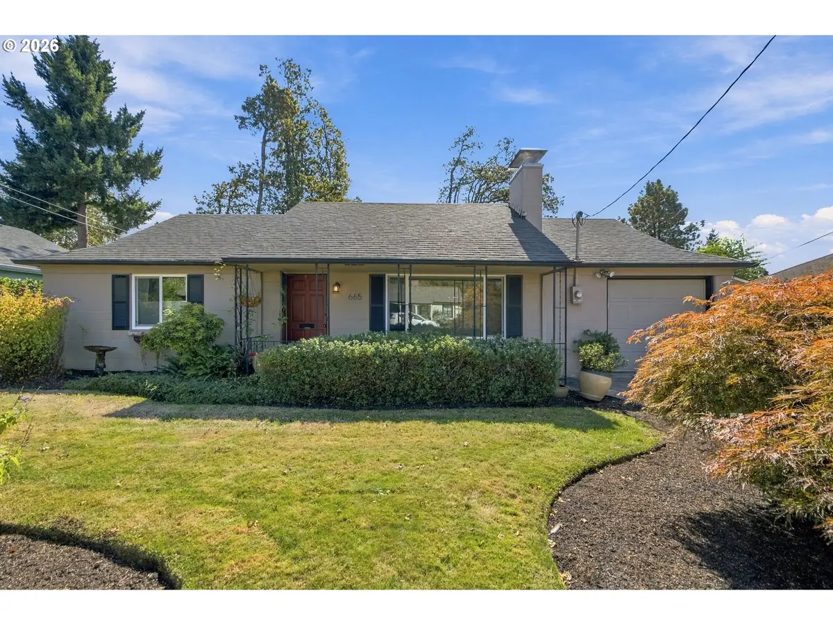 665 E Dartmouth St, Gladstone, OR 97027 - #1
