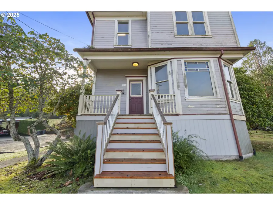 3393 Harrison Ave, Astoria, OR 97103 - Image #2