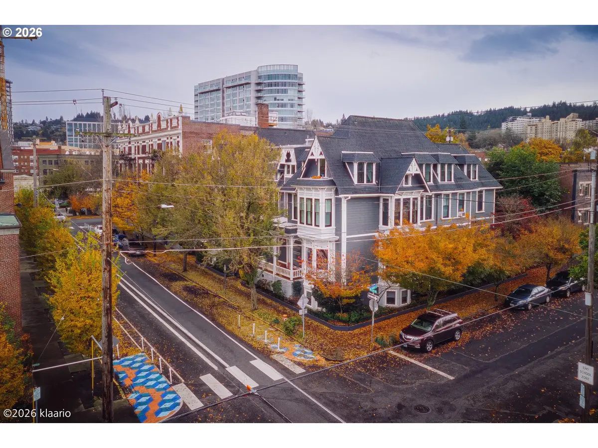 133 NW 18th Ave, Portland, OR 97209 - #1