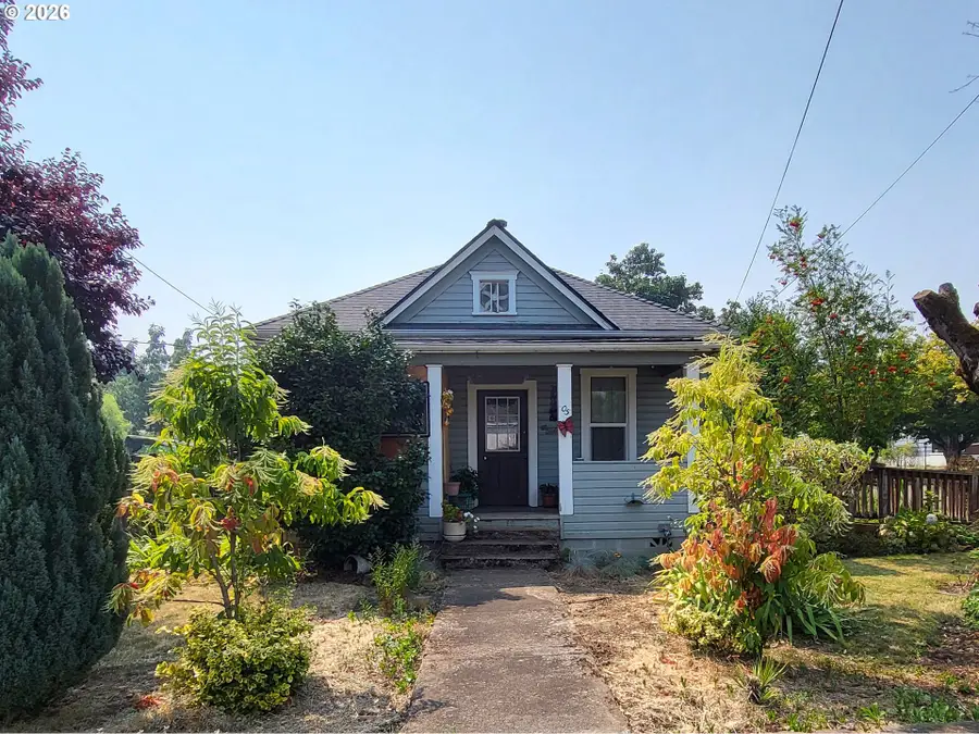 305 S 3rd St, Cottage Grove, OR 97424 - #2