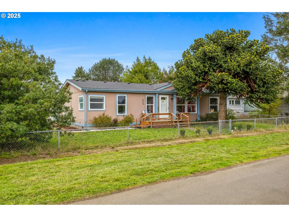 620 N Bay St, Waldport, OR 97394 - Image #1