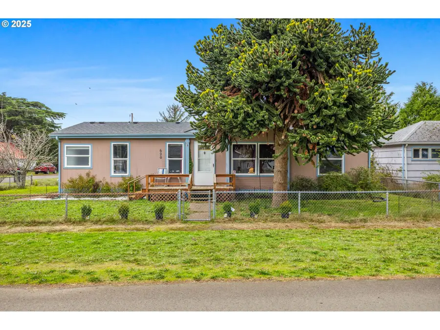 620 N Bay St, Waldport, OR 97394 - Image #2