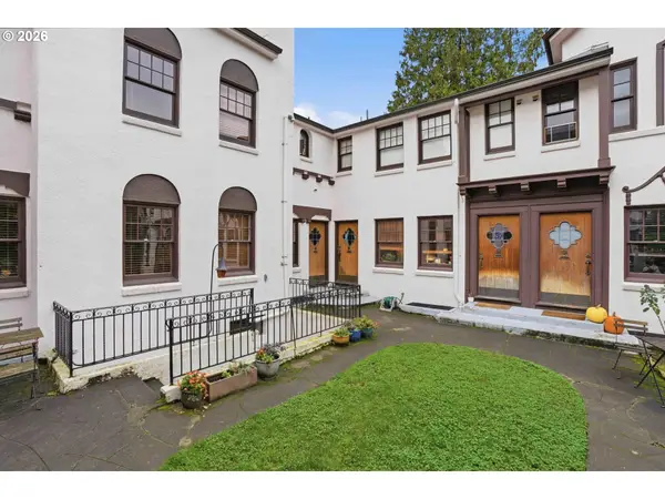 2250 NE Flanders St #3, Portland, OR 97232