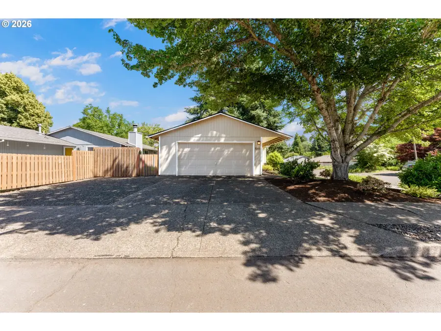 8315 SW La Mancha Ct, Tigard, OR 97224 - #2