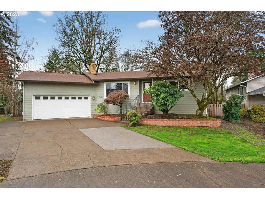 1944 NE Brogden Ct, Hillsboro, OR 97124 - Image #2