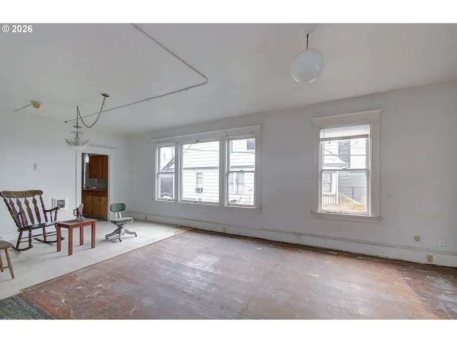 1012 W 12th St, Vancouver, WA 98660 - #3