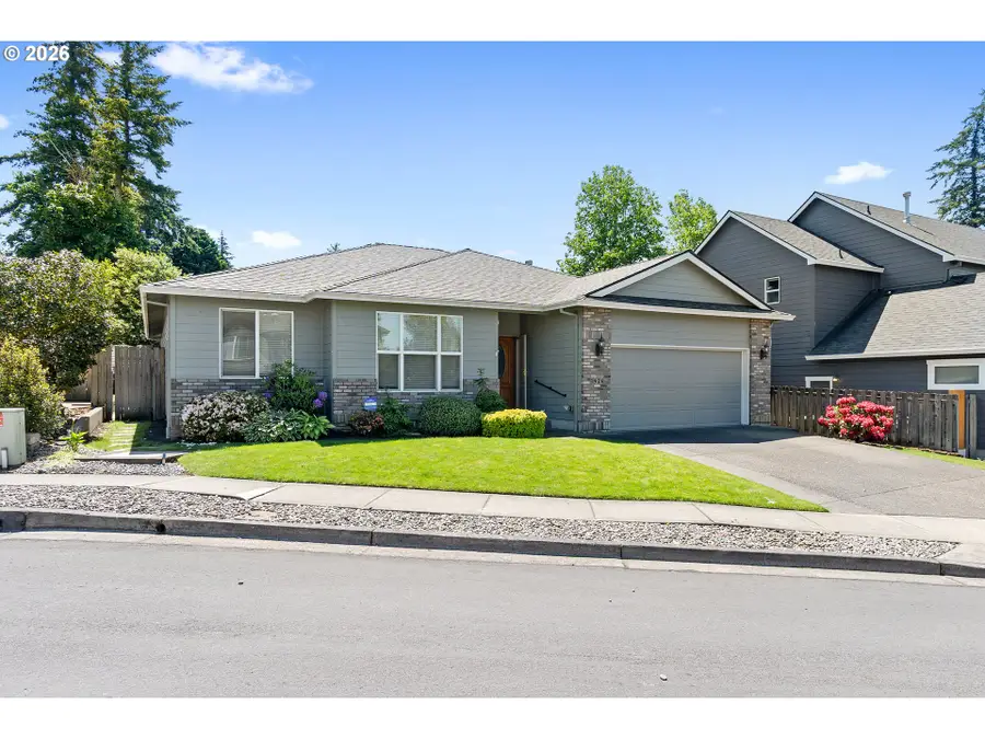 1926 NW 18th St, Gresham, OR 97030 - #2
