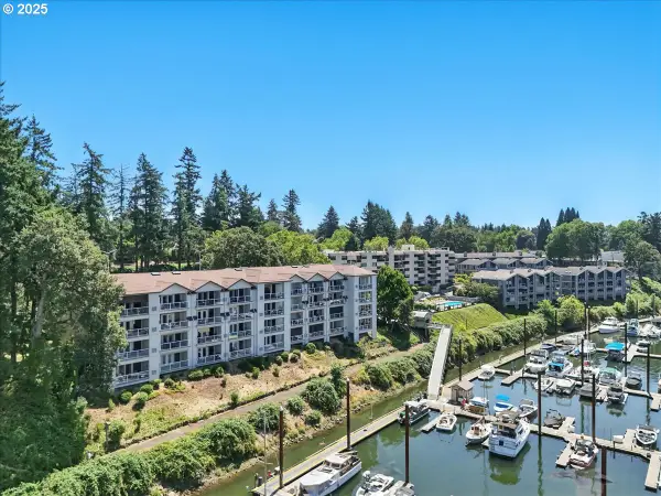 525 SE Marion St #21, Portland, OR 97202