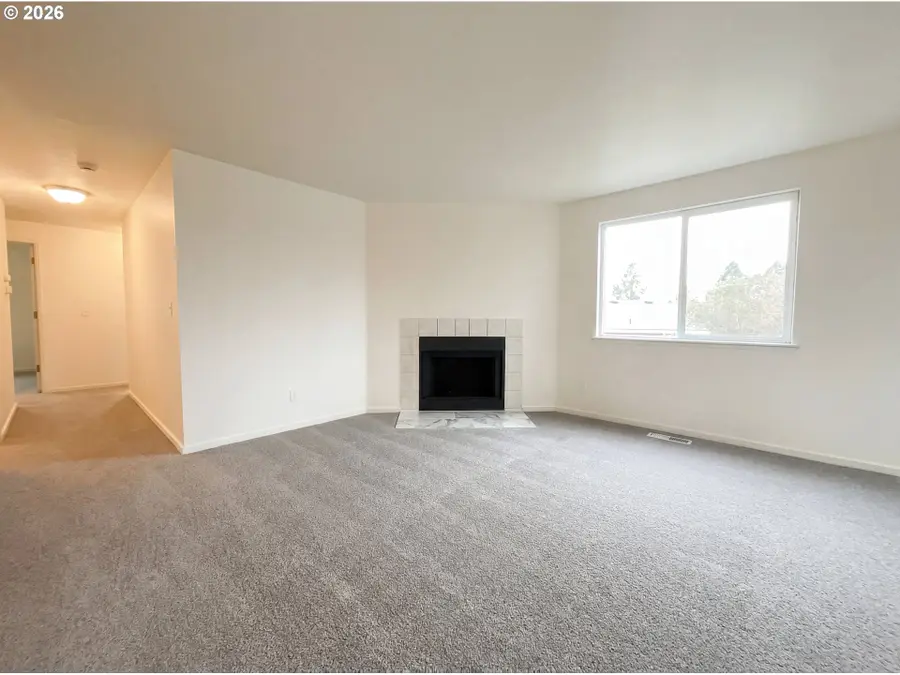 1108 NE Tamera Ln, Portland, OR 97220 - Image #3