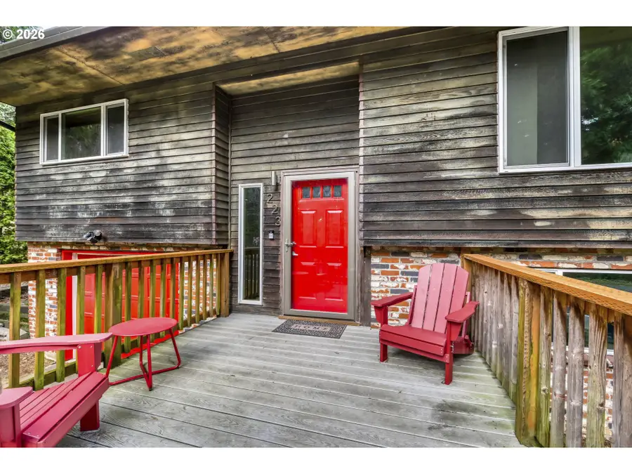 223 SW Taylors Ferry Rd, Portland, OR 97219 - Image #3