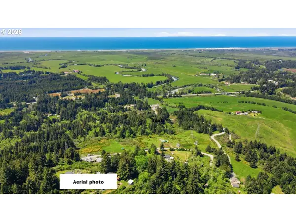 Pacific View, Langlois, OR 97450