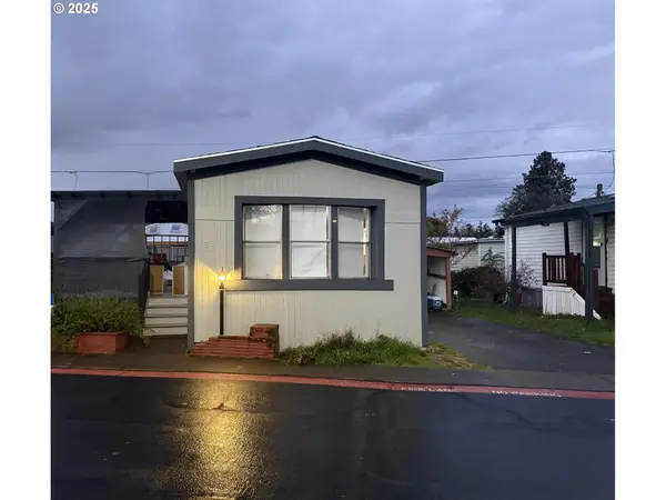8951 SE Fuller Rd #37, HappyValley, OR 97086
