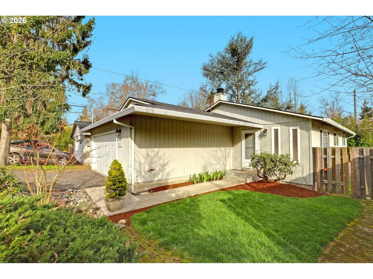 4703 SW Pomona St, Portland, OR 97219 - #1
