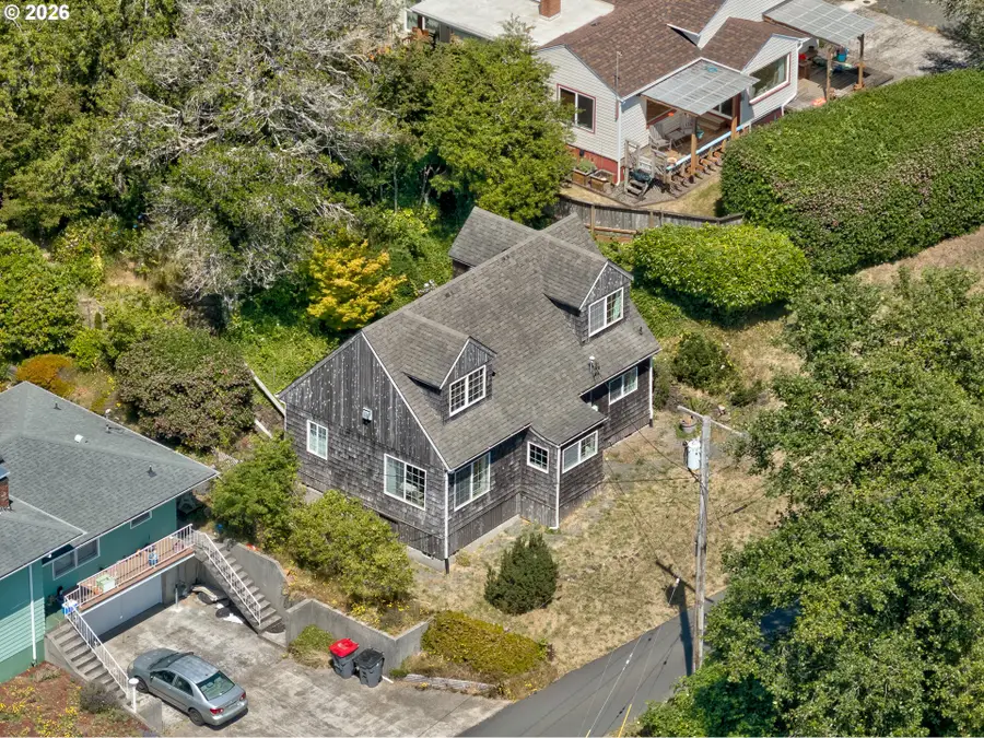 1676 SE 2nd St, Astoria, OR 97103 - #2