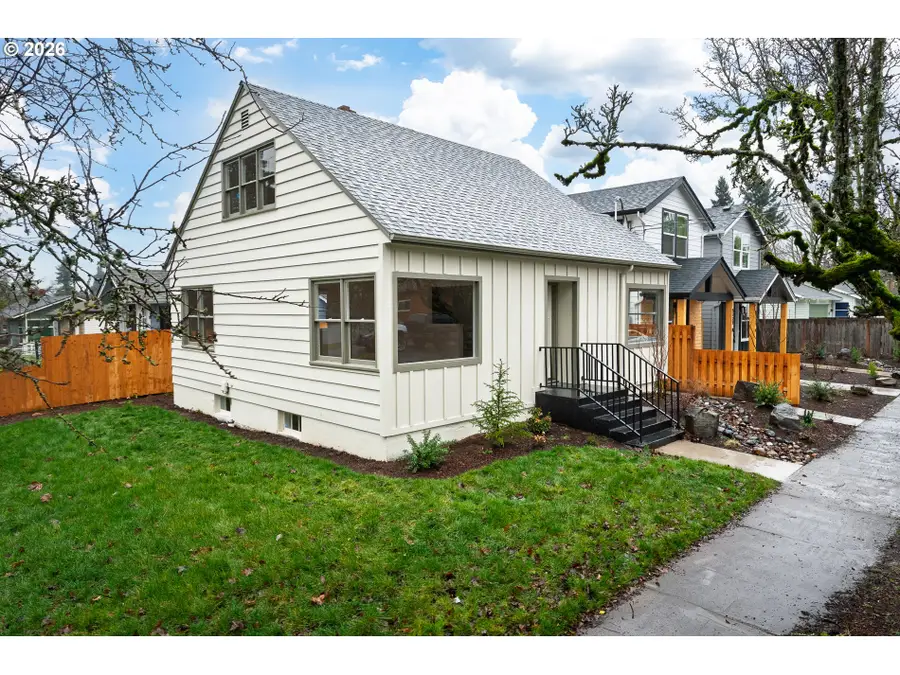 5721 N Willis Blvd, Portland, OR 97203 - #2