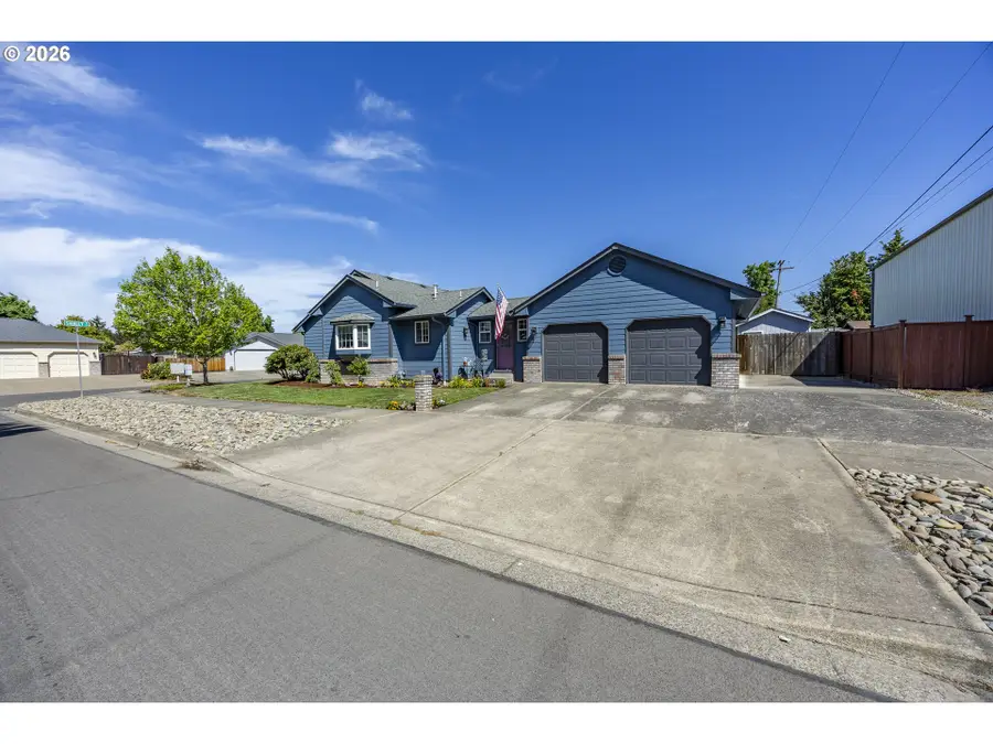 2911 Shirley St, Eugene, OR 97404 - #3