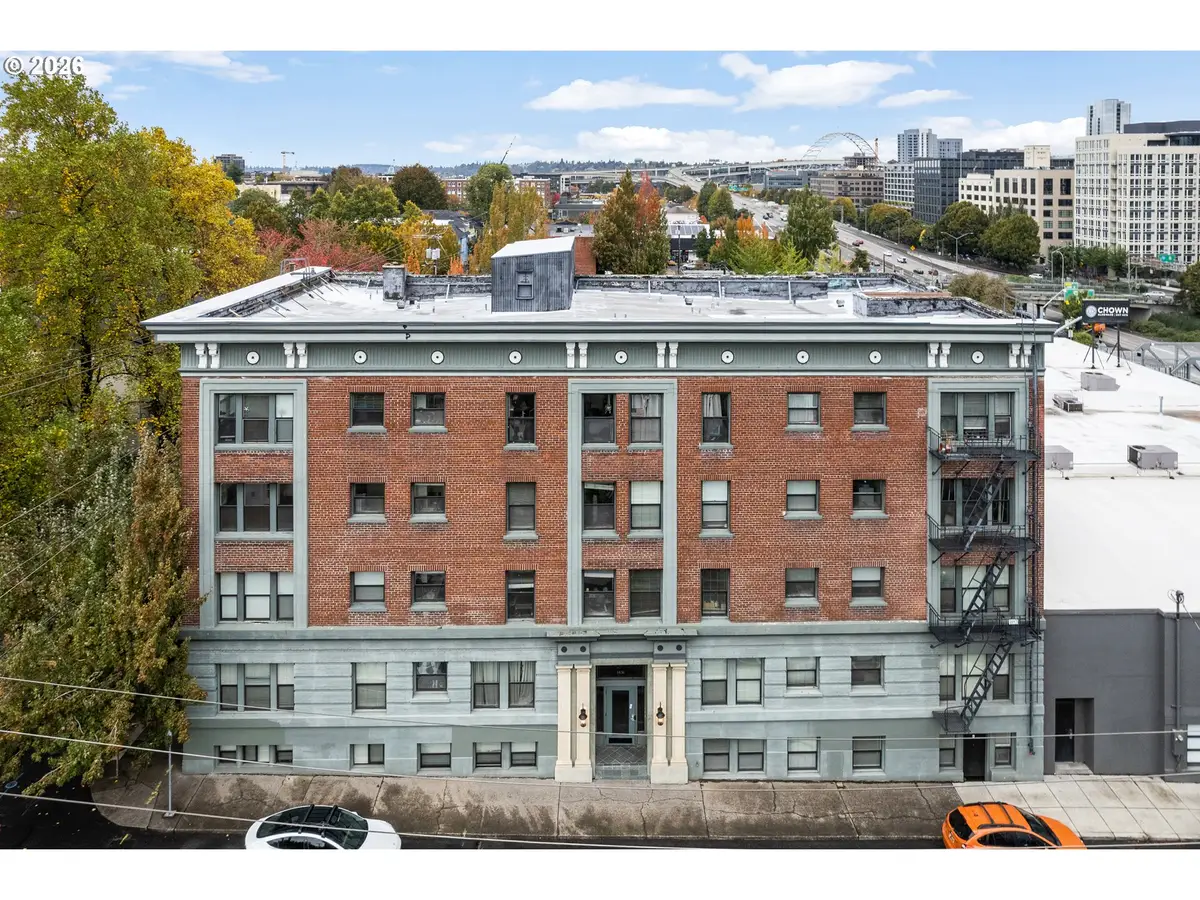 1631 NW Everett St #208, Portland, OR 97209 - #1