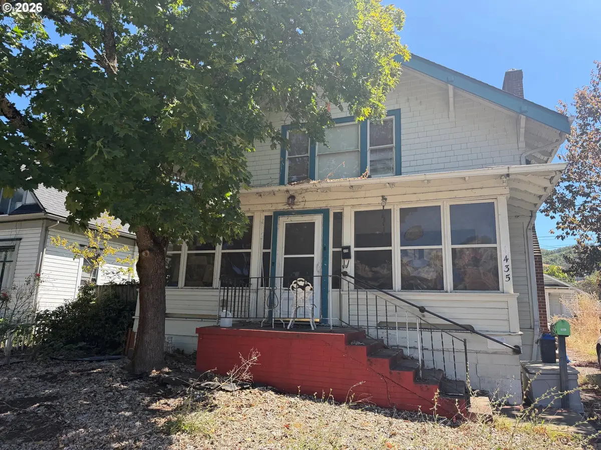 1435 SE Pine St, Roseburg, OR 97470 - #1