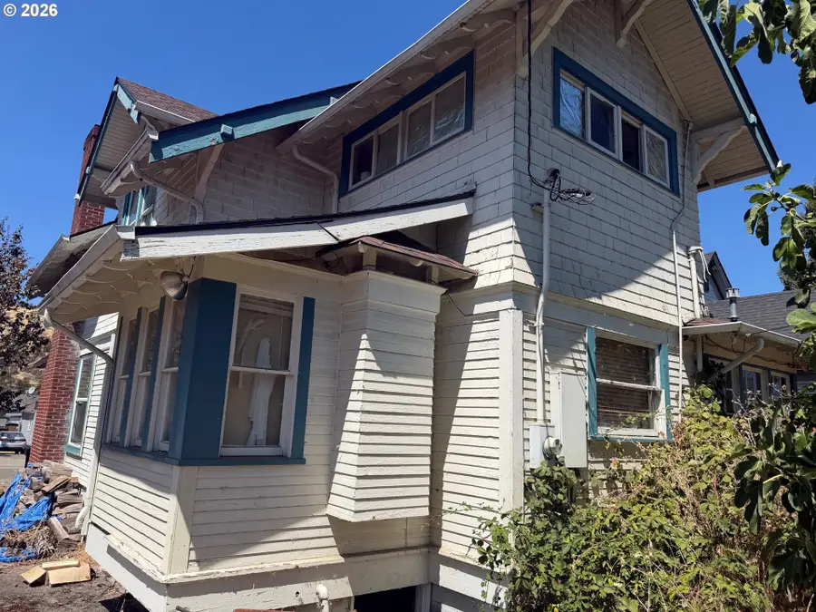 1435 SE Pine St, Roseburg, OR 97470 - #2