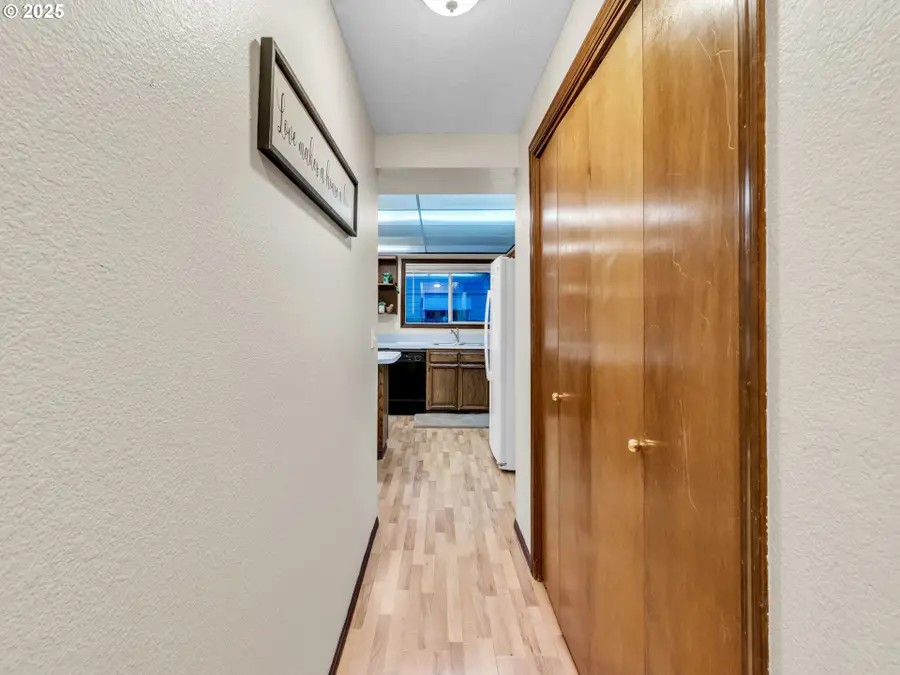 1977 Maplewood Ct, Salem, OR 97306 - Image #3