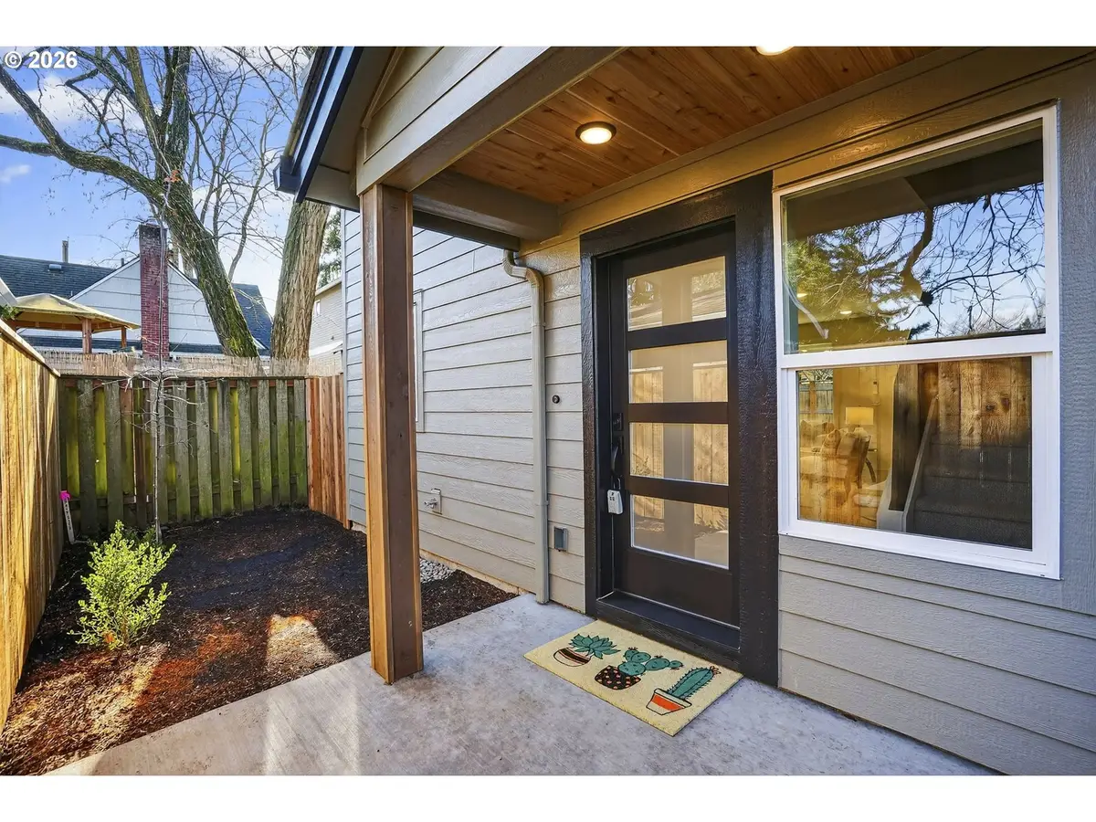 7602 SE Carlton St #B, Portland, OR 97206 - Image #1