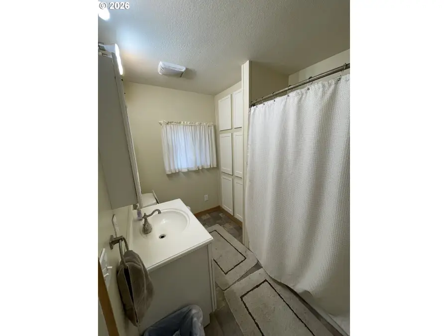 260 W Center St, Heppner, OR 97836 - #3