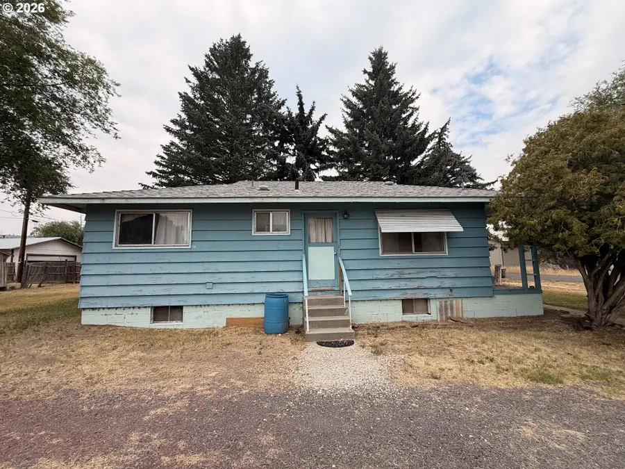 328 S Quincy Ave, Hines, OR 97738 - #3