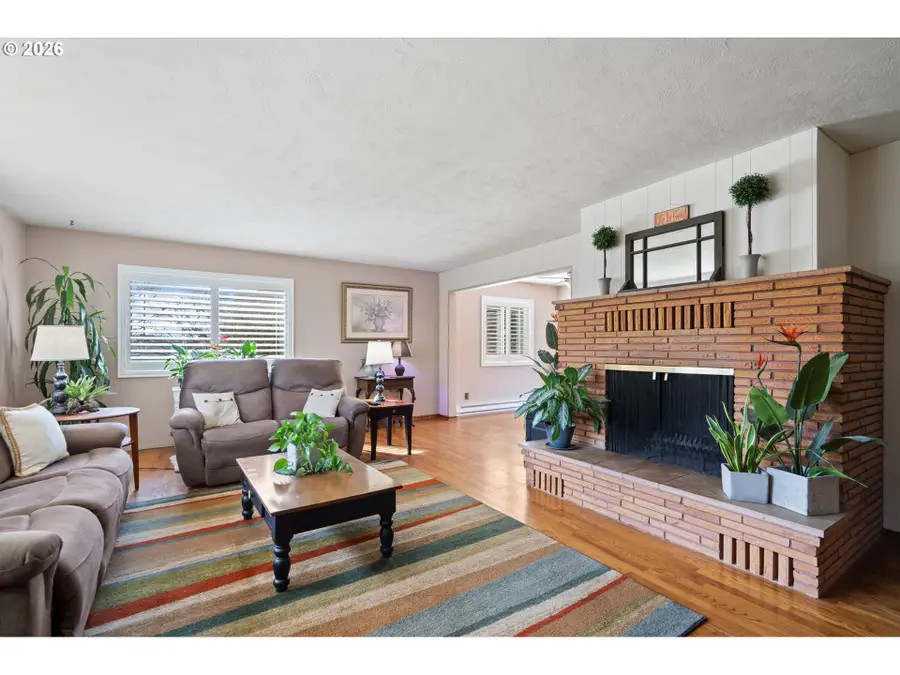 2947 Ammons Dr, Longview, WA 98632 - #2