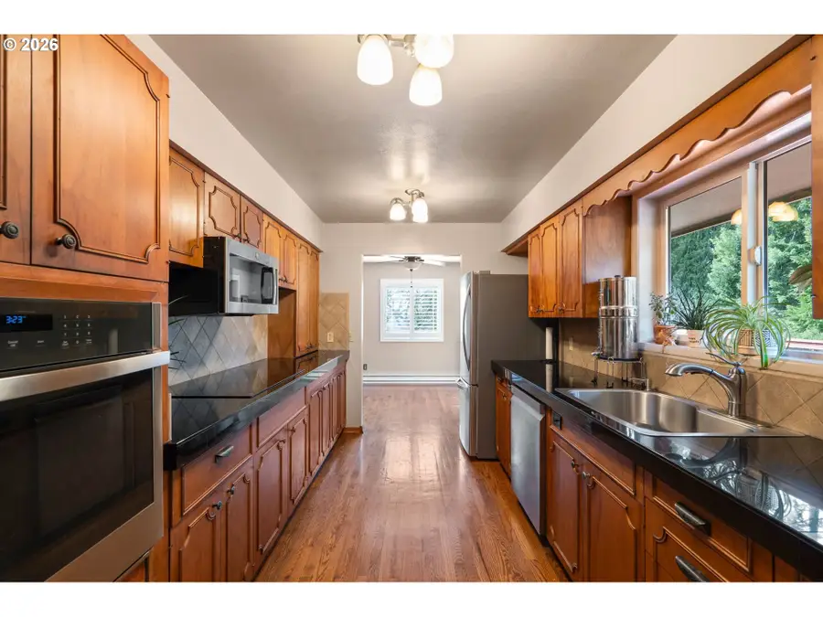 2947 Ammons Dr, Longview, WA 98632 - #3