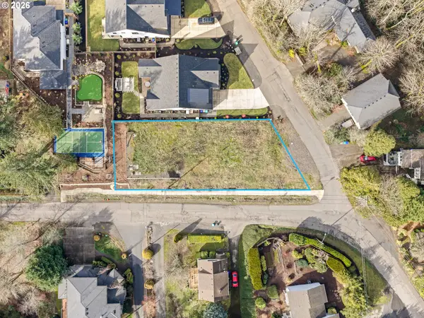 5830 SW Salmon St, Portland, OR 97221