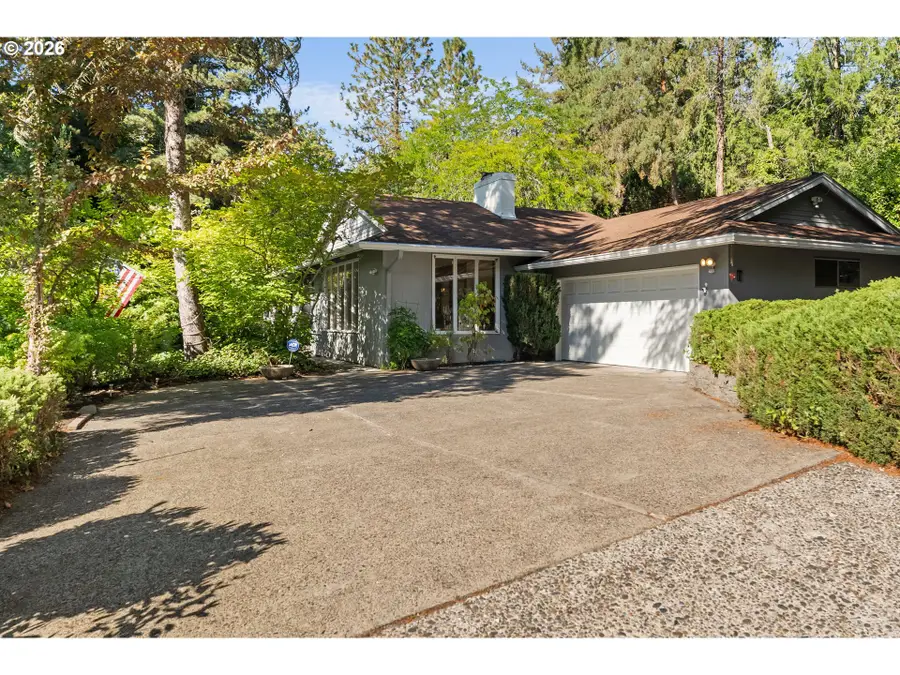 3220 SW 66th Ave, Portland, OR 97225 - #2